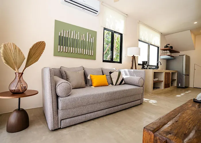 Penthouse With Private Jungle, Pool, Downtown Apartment *