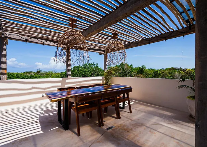 Apartment Penthouse With Private Jungle, Pool, Downtown *