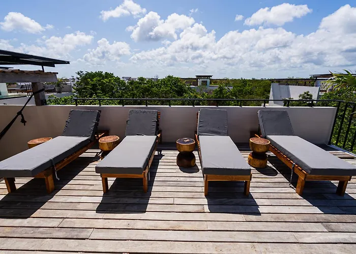 Penthouse With Private Jungle, Pool, Downtown *