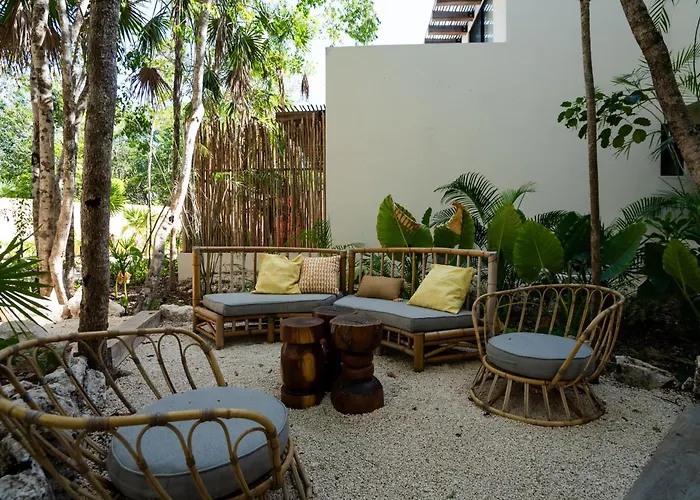 Penthouse With Private Jungle, Pool, Downtown *