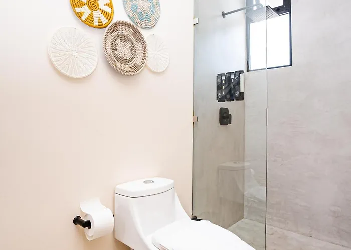 Penthouse With Private Jungle, Pool, Downtown Apartment *